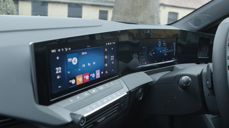 Vauxhall ASTRA HATCHBACK 1.6 Plug-in Hybrid 195 Ultimate 5dr e-DCT7